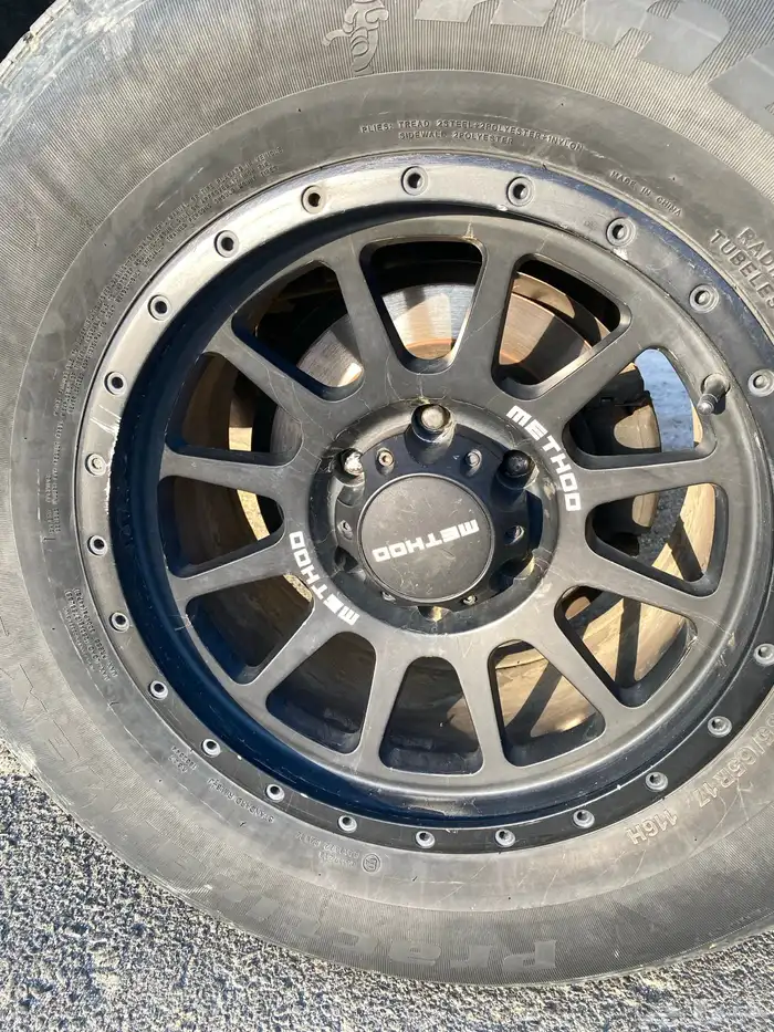 جنوط ميثود صيني مستعمل للبيع مع كفراتها 0