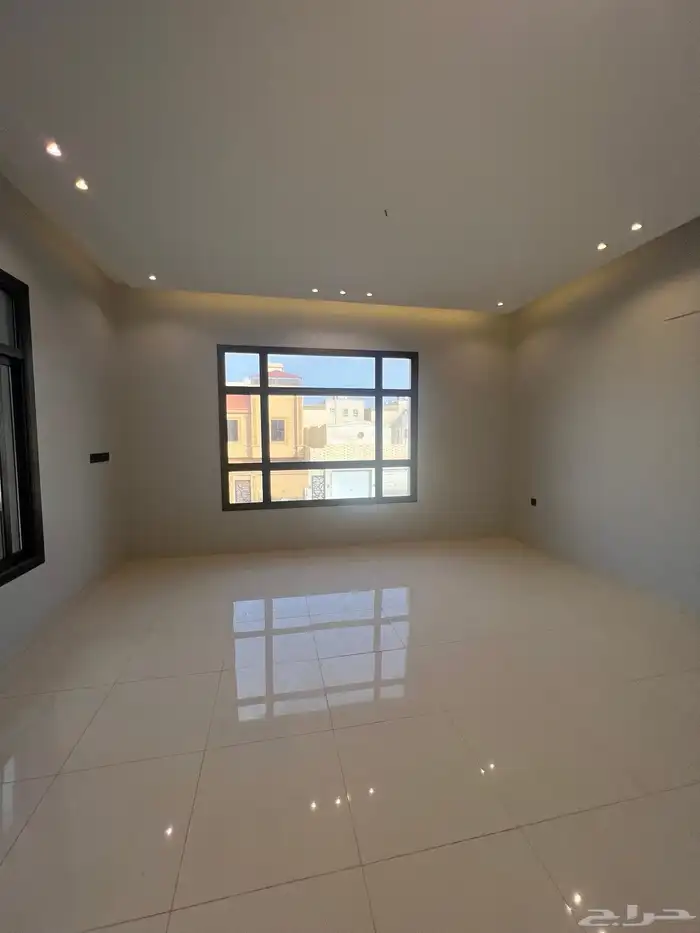 للبيع فيلا دورين وملحق موقع مميز درة الموسى 16