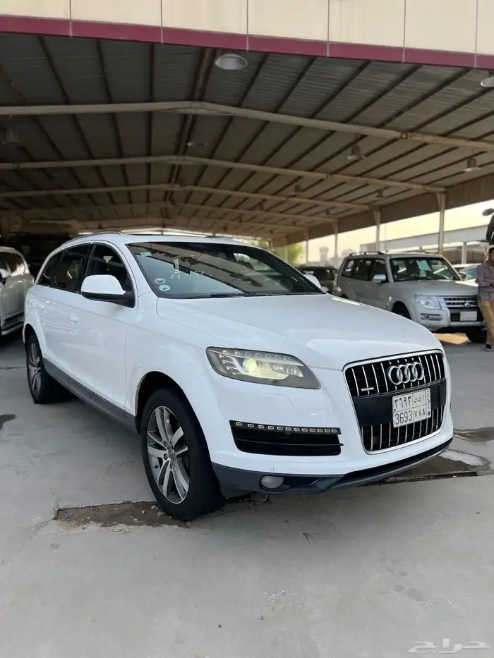اودي Q7 استخدام اجنبي داخل كامب 0