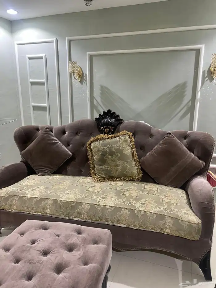 كنب كلاسيكي فخم اربع قطع وطاوله 0