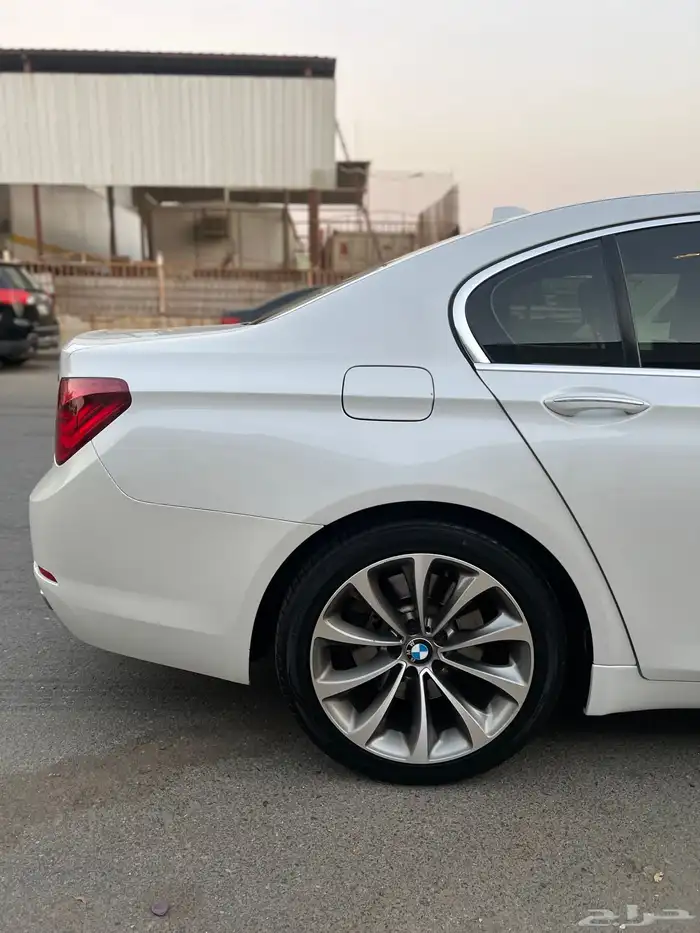 بي إم دبليو مديل 2013 13