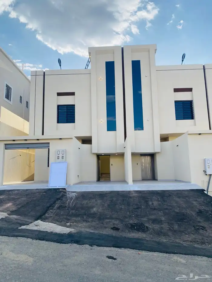 للبيع روف علوي مع ملحق تشطيب فاخر من 670 الف 2