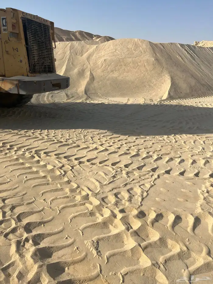 لتوريد الرمل الحمر ولبيض وبحص ونقل مخلفات 1