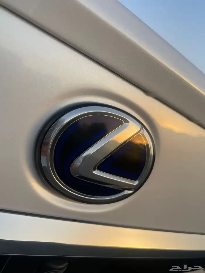 لكزس 2022 ES هايبرد 14