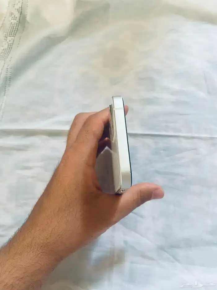 للبيع ايفون 12 لون ابيض 5