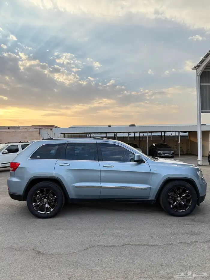 للبيع جيب جراند شيروكي 2013 8