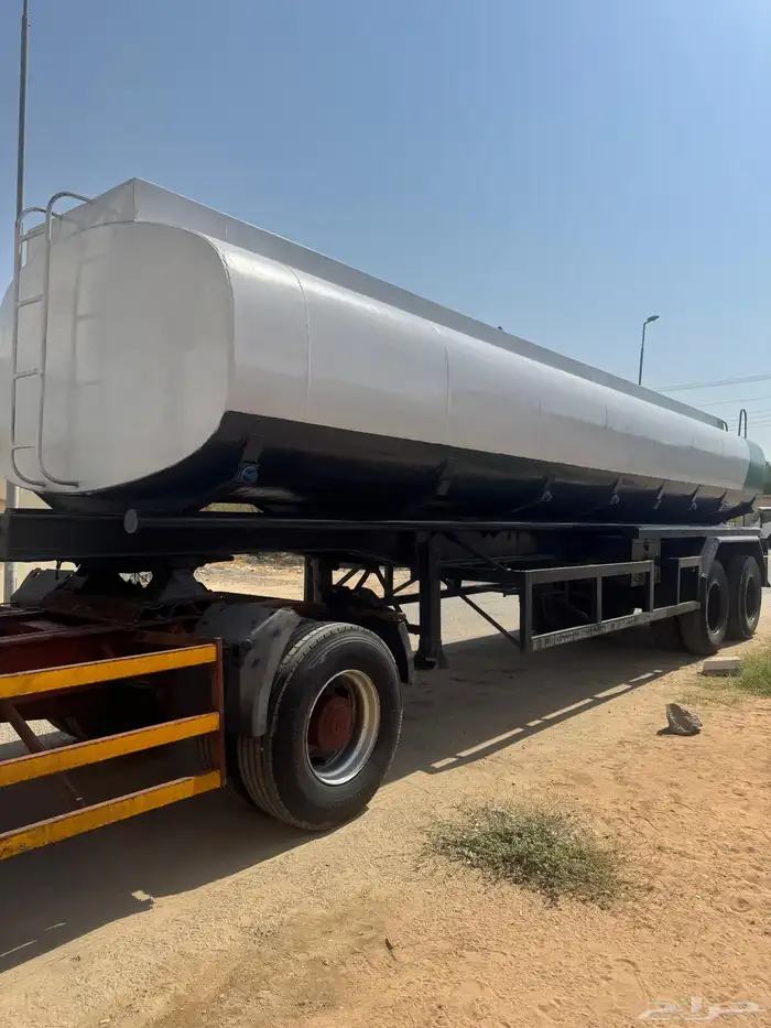 رأس تريلة مع تانكي 6