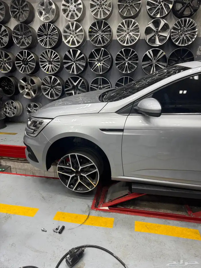 جنوط مقاس 18 سليمة مع كفرات للبيع او البدل 5