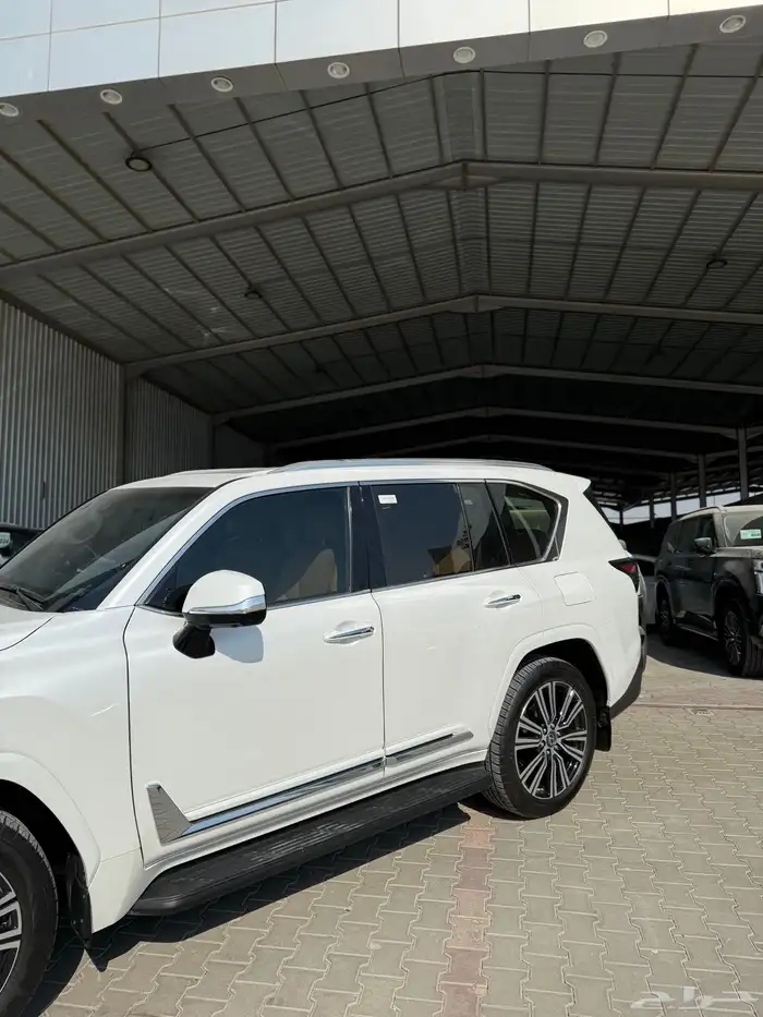 لكزس LX600 ماشي 123 الف BB سعودي 2