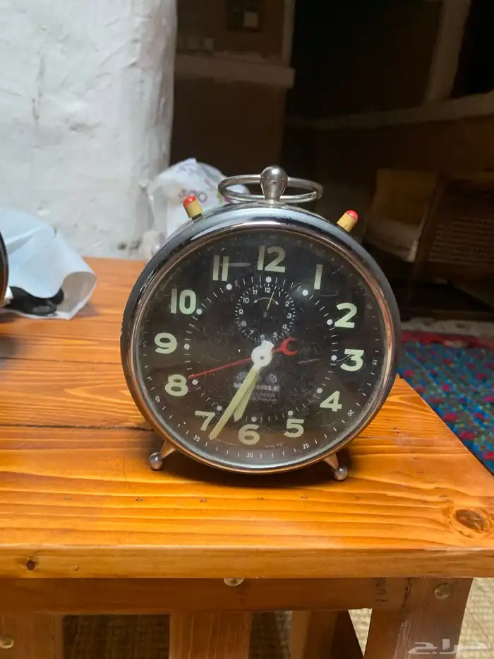 ساعة المانيه قديمه تعشيه 0