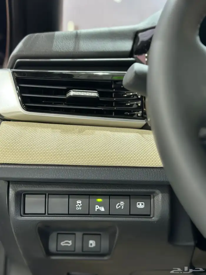 تويوتا كامري E بلص هايبرد الوان كحلي موديل 2025 10