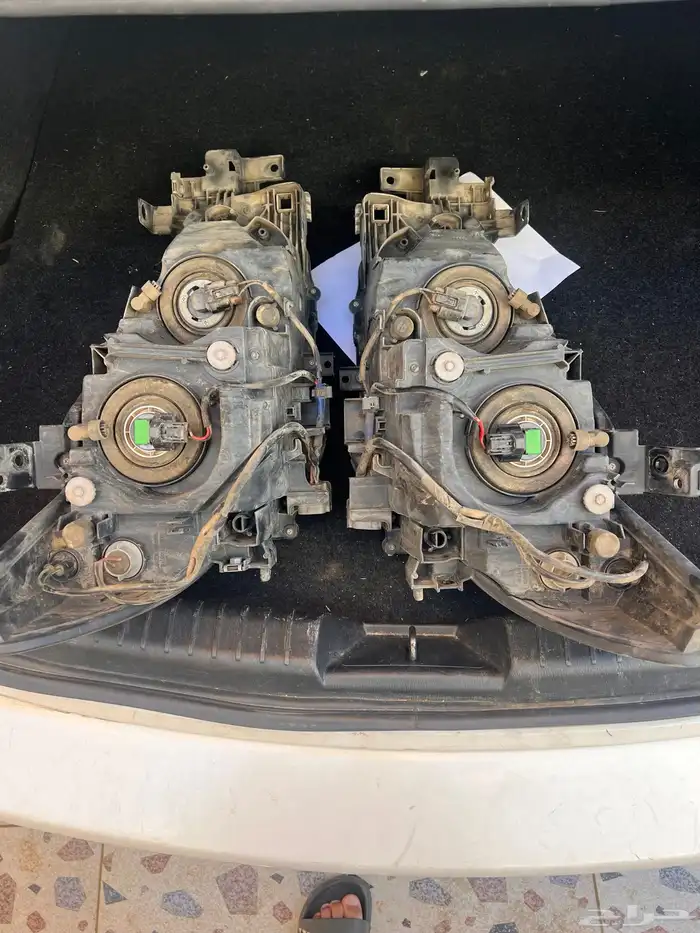 شمعات مازدا 2017 واحد سليم وواحد يحتاج قزازه وتلحيم 1