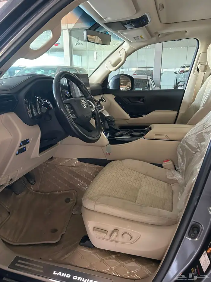 لاندكروزر 2022 10