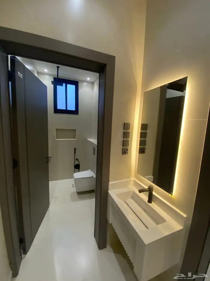 للبيع شقة دور ثاني مع سطح 6غرف تشطيب فاخر بالمحاله 580 الف 20