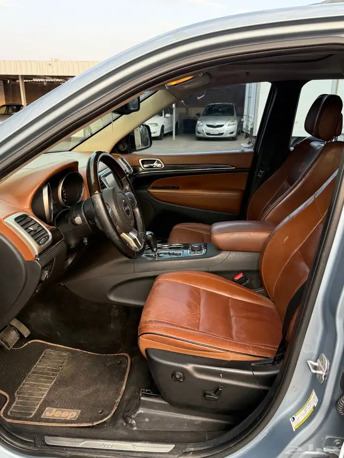 للبيع جيب جراند شيروكي 2013 14