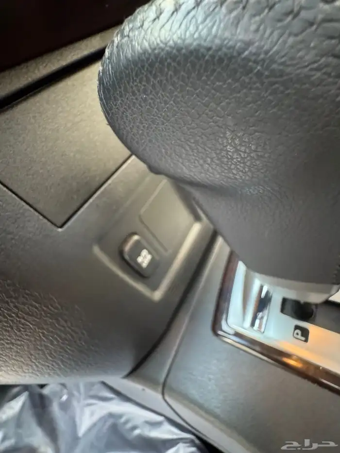 للبيع جيب مستوبيشي باجيرو فل كامل عداد قليل علامة ذهبيه 19