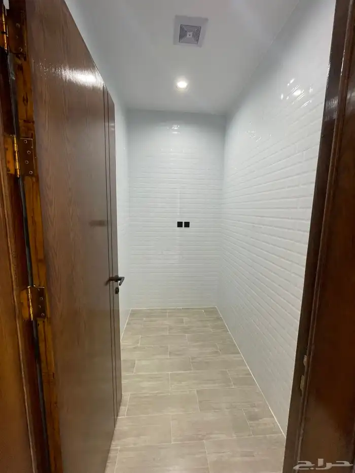 للبيع شقق ارضيه بباكيه سياره تشطيب ممتاز ابها حي الزهور 11