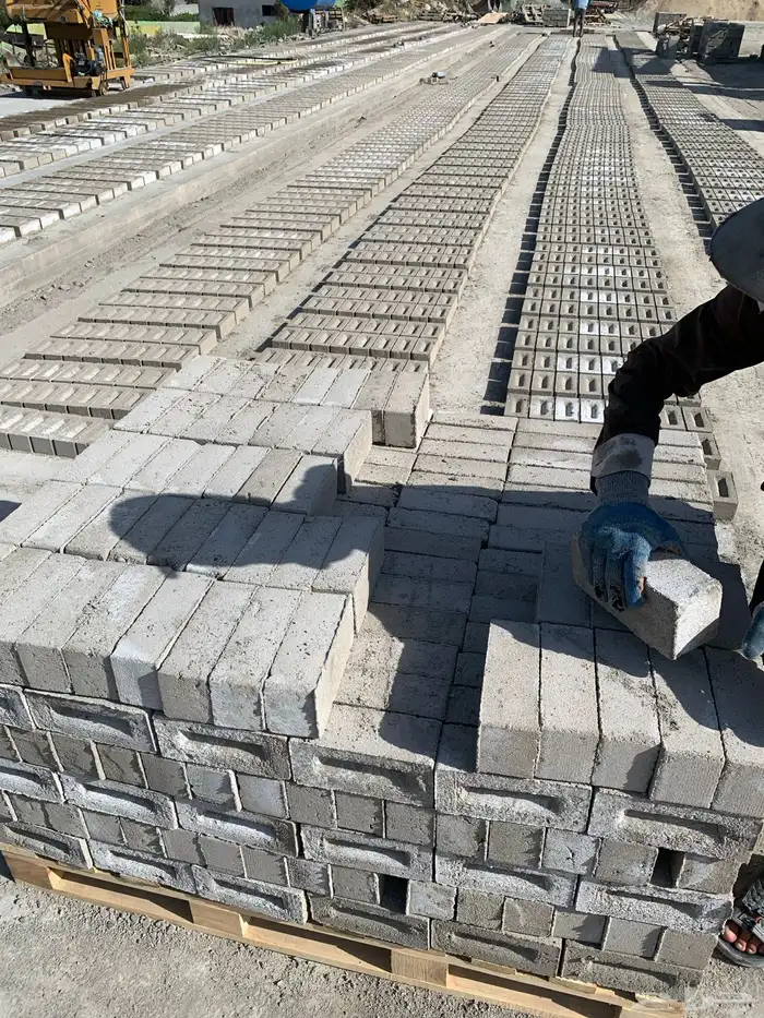 معدات مصنع طوب وداموك زراعه وخلاطه وقلاب داينه 23