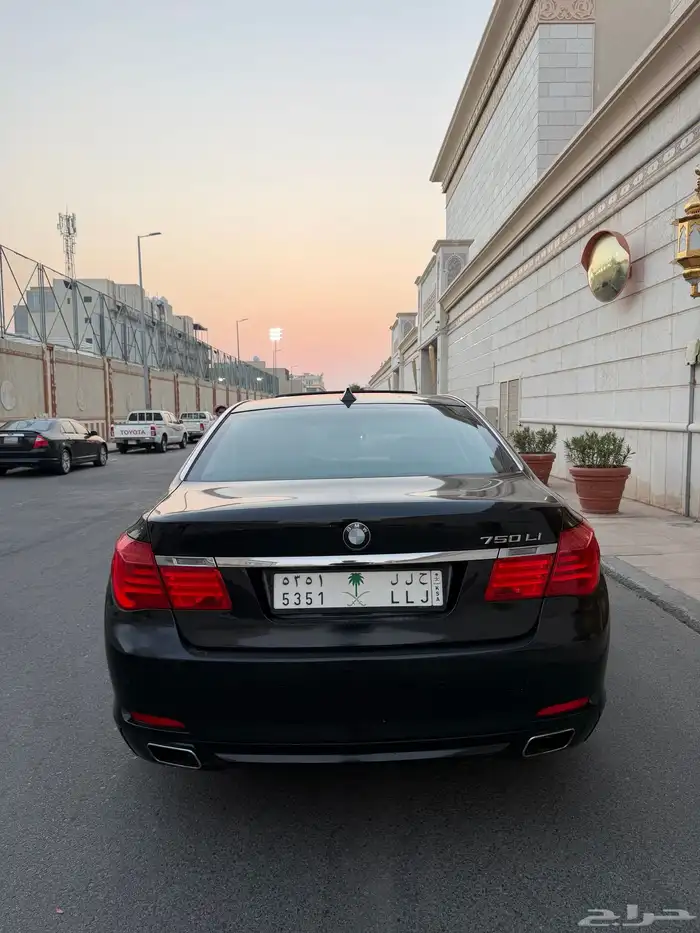 بي ام دبيلو 2009 ( مخزن ) اقبل البدل المناسب 17