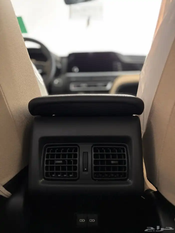 كامري LE هايبرد 2025 تيتانيوم 4