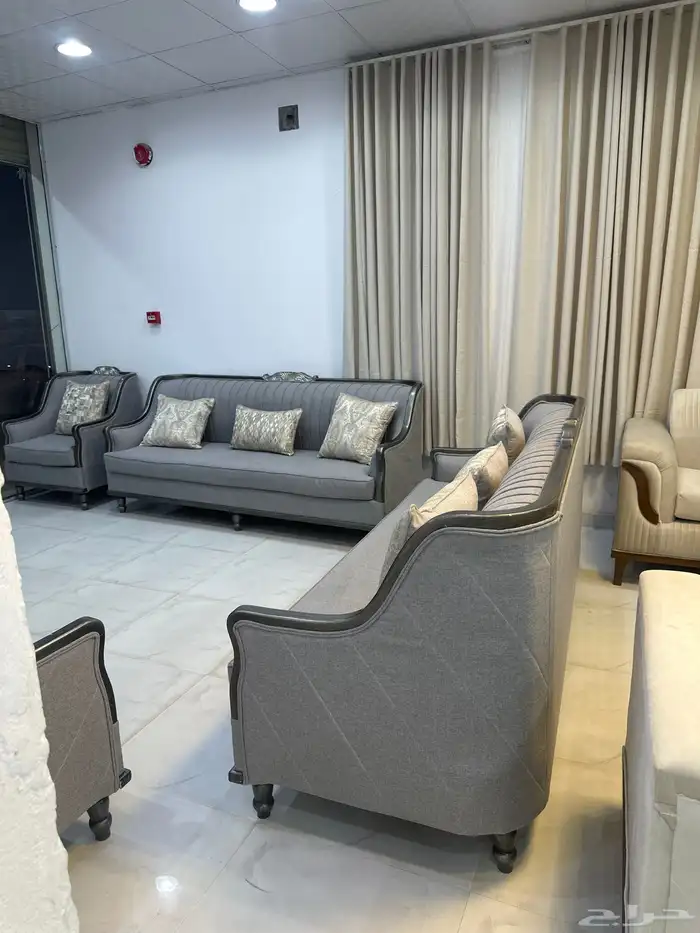 كنبات جاهزه عليها. عروض. 3