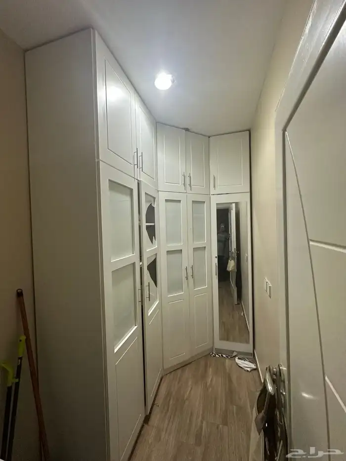 دولاب ملابس نضيف 1