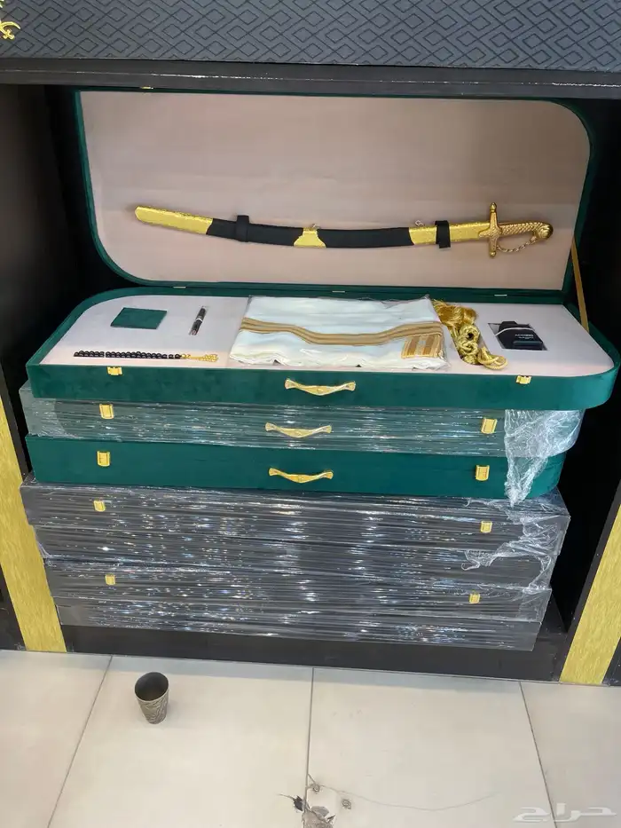 هدايا رجالية تخرج ترقية تقاعد زواج بشت سيف درع 59