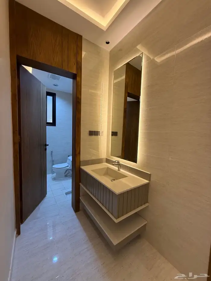 للبيع دور أرضي 6 غرف بحوش كبير خلف حديقة الزهور - بالمحالة 8