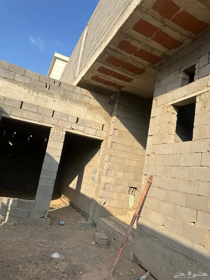 للبيع دور عظم حي الشروق موقع مميز بداية الشروق على اليمين 9