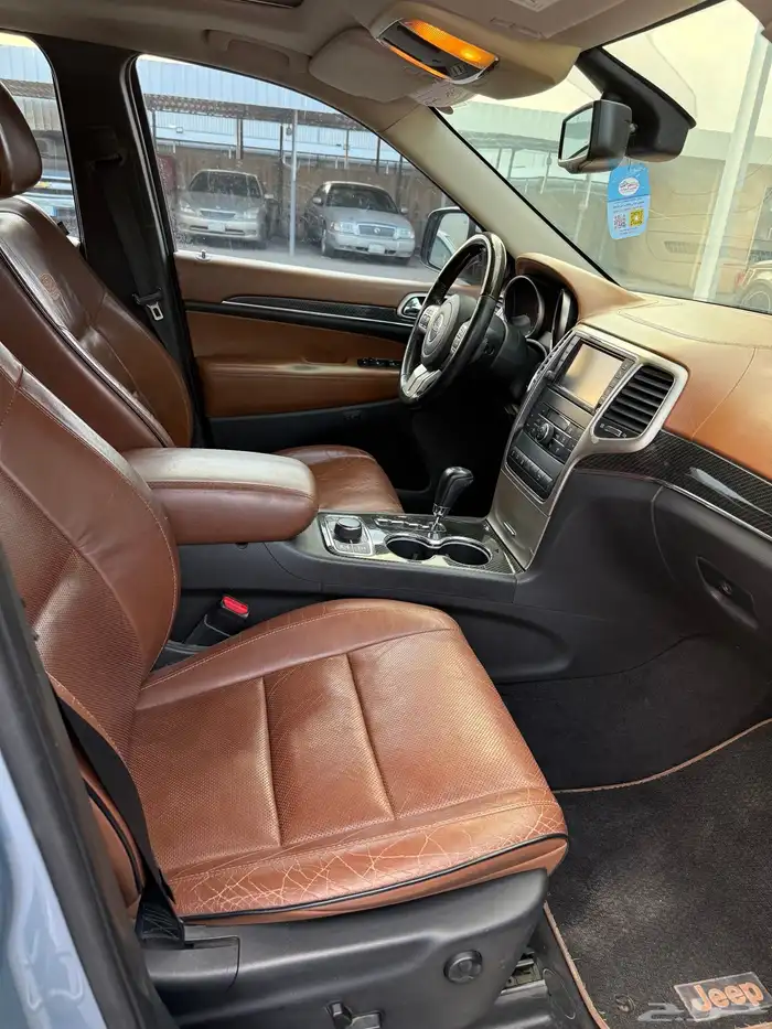 للبيع جيب جراند شيروكي 2013 23