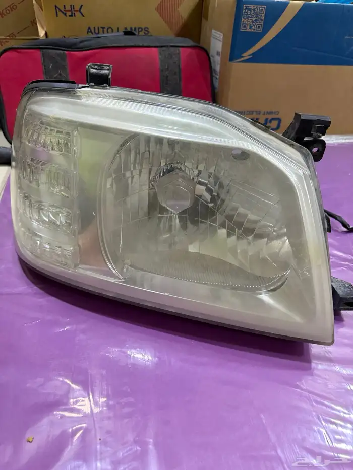 للبيع انوار ددسن واحد اصلي والثاني مو اصلي 1