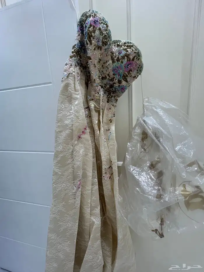 للبيع فستان جديد 1