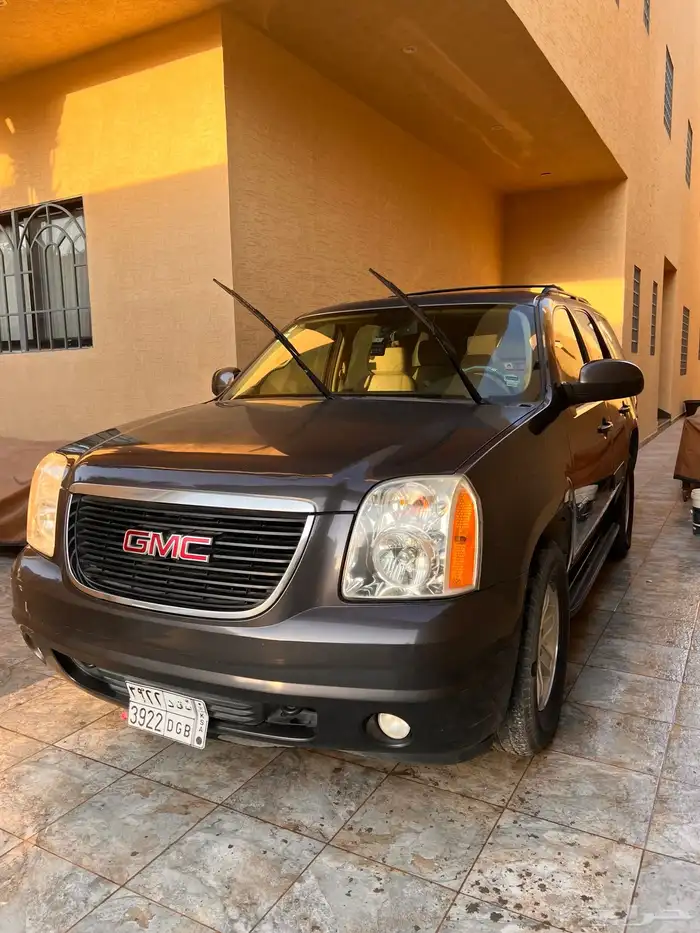 يوكون 2011 رصاصي 1