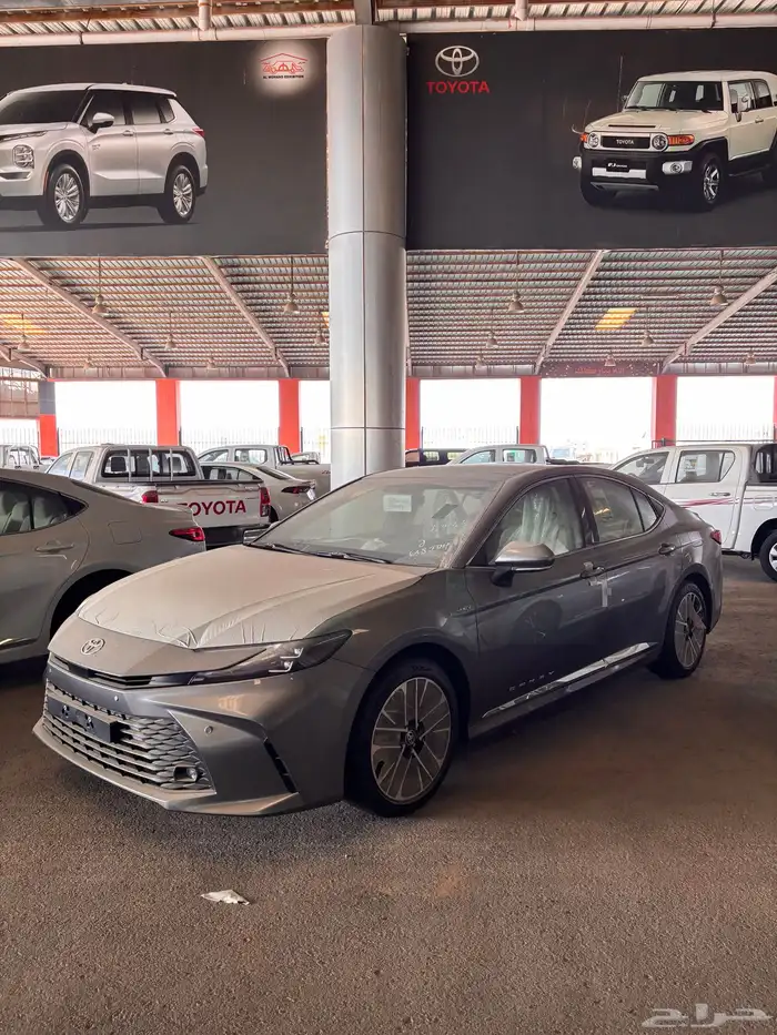 كامري LE هايبرد 2025 تيتانيوم 0