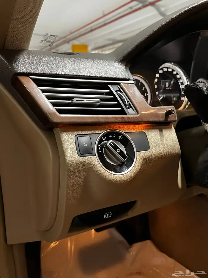 مرسيدس E200 2013 جفالي 27