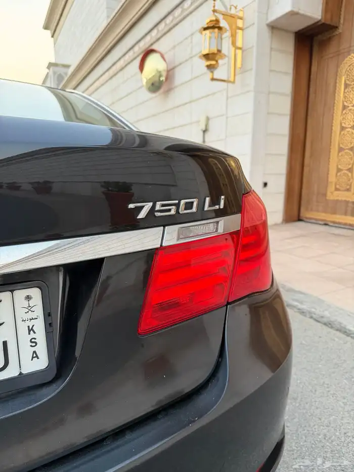 بي ام دبيلو 2009 ( مخزن ) اقبل البدل المناسب 16