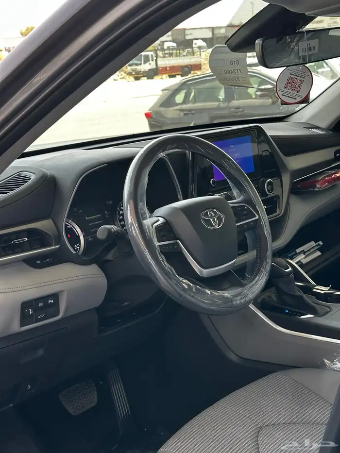 تويوتا هايلاندر GLE هايبرد الوان رمادي موديل 2025 15