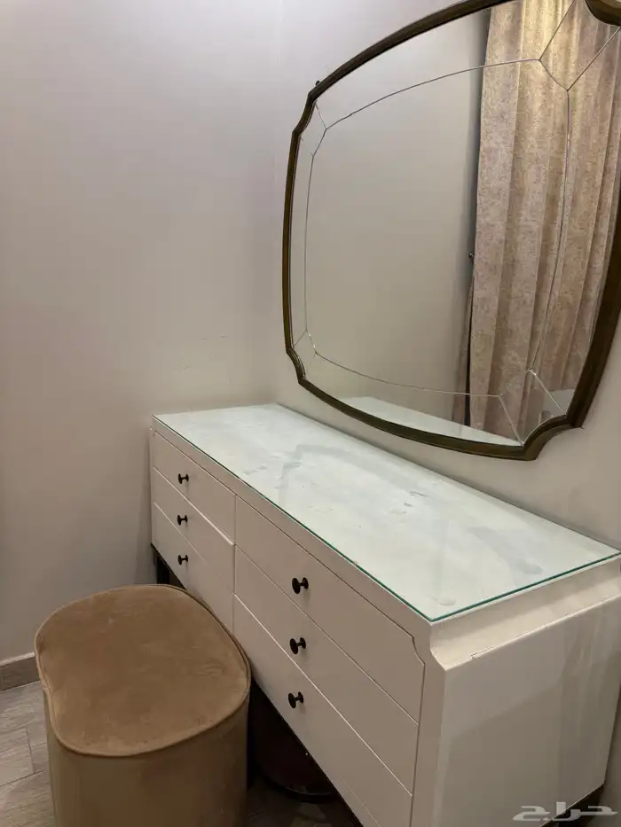 دولاب و كومدينا وتسريحه 1