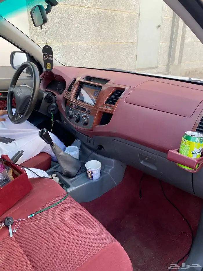 علان السيارات  تويوتا  هايلوكس  2012 8