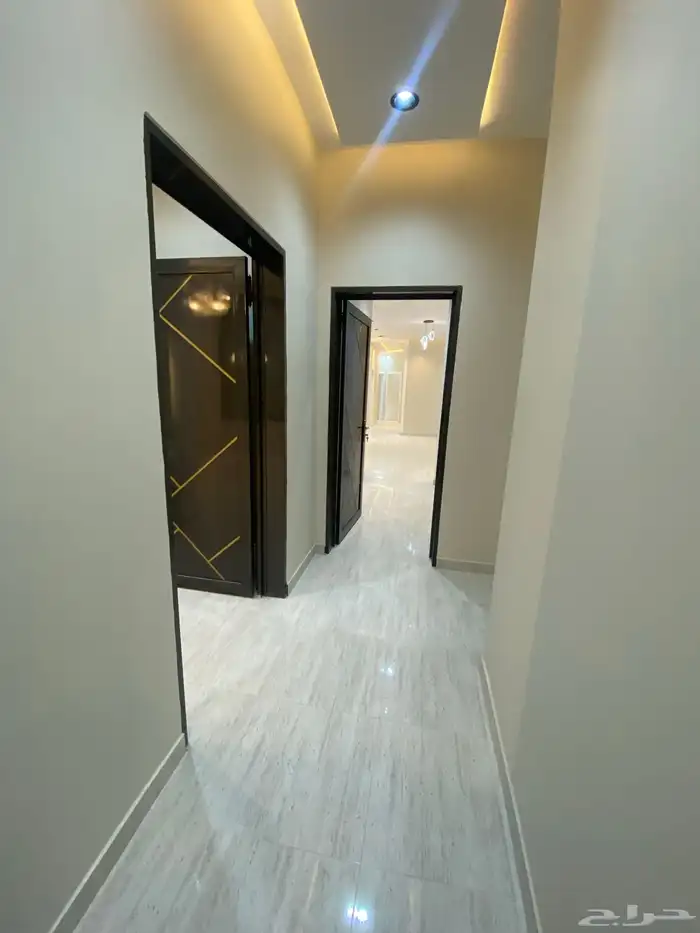 للبيع شقة دور ثاني مع سطح 6غرف ف درة الموسى 500 الف 6