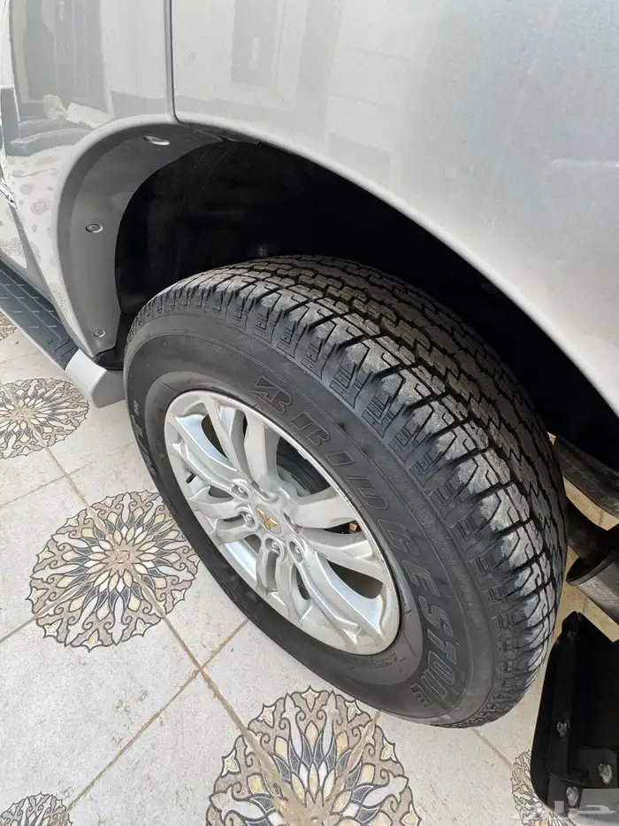 للبيع جيب مستوبيشي باجيرو فل كامل عداد قليل علامة ذهبيه 11