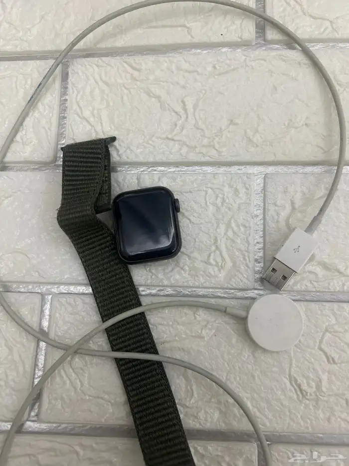 ساعة ايفون الاصليه 2