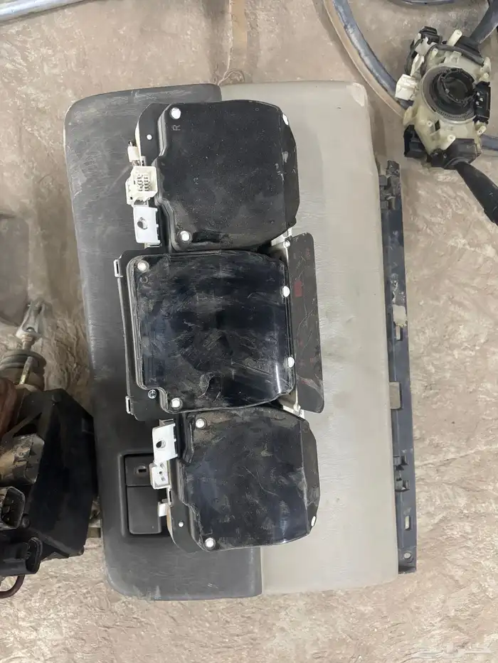 قطع لكزس جي اس 2004 13