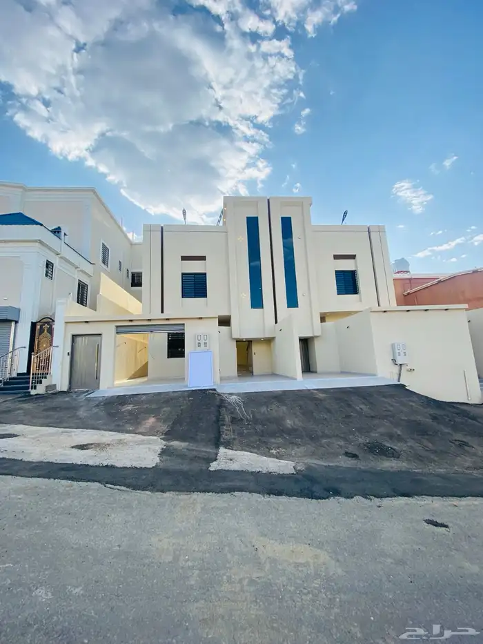 للبيع روف علوي مع ملحق تشطيب فاخر من 670 الف 0