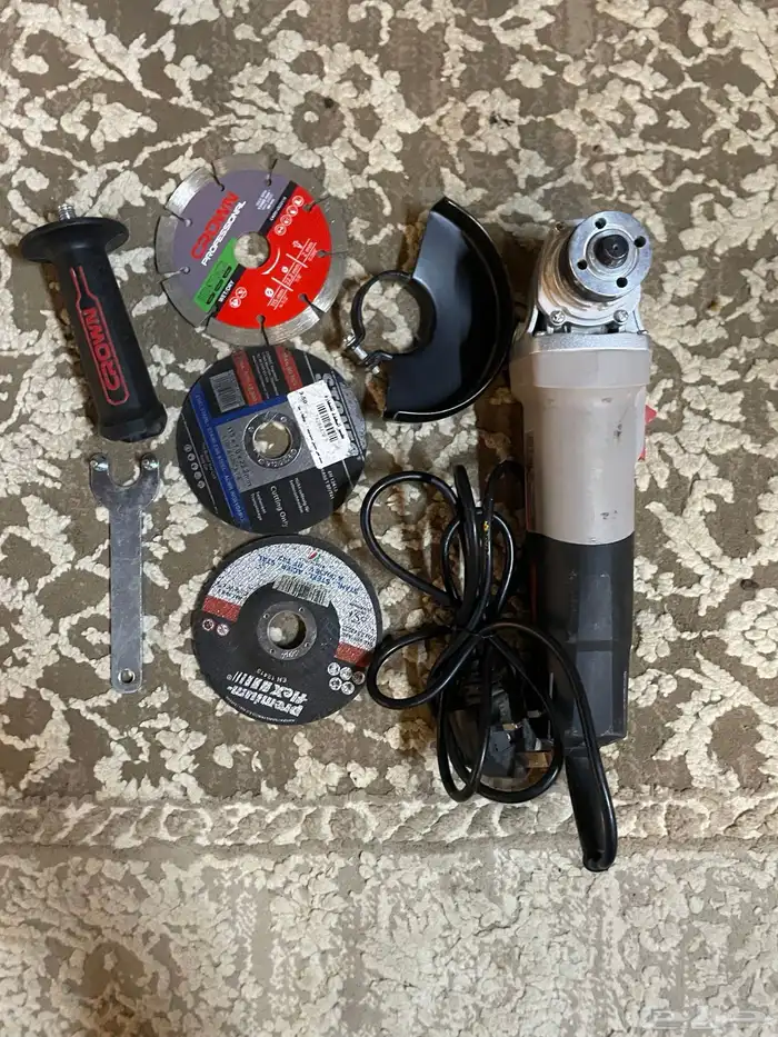 مكينة لحام كراون مع صاروخ كراون 4