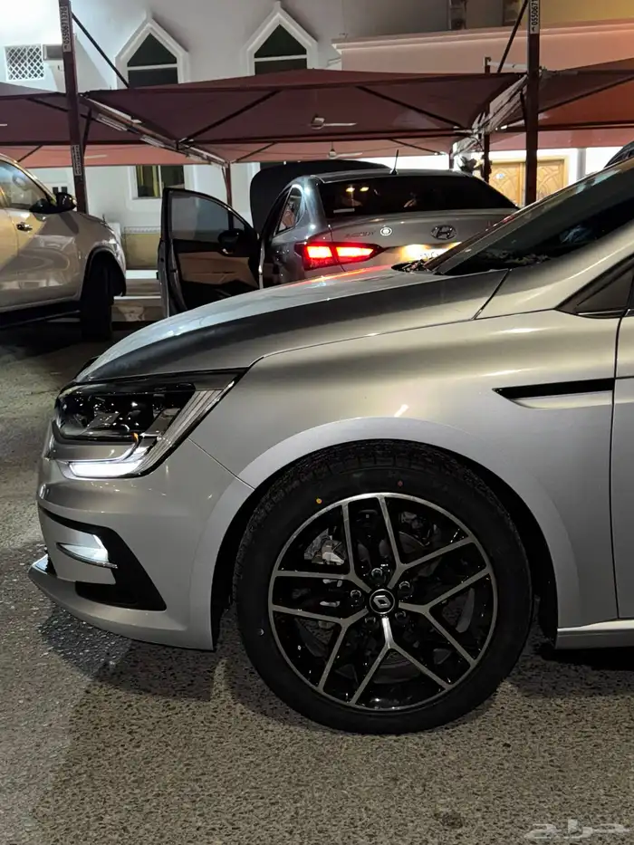 جنوط مقاس 18 سليمة مع كفرات للبيع او البدل 3