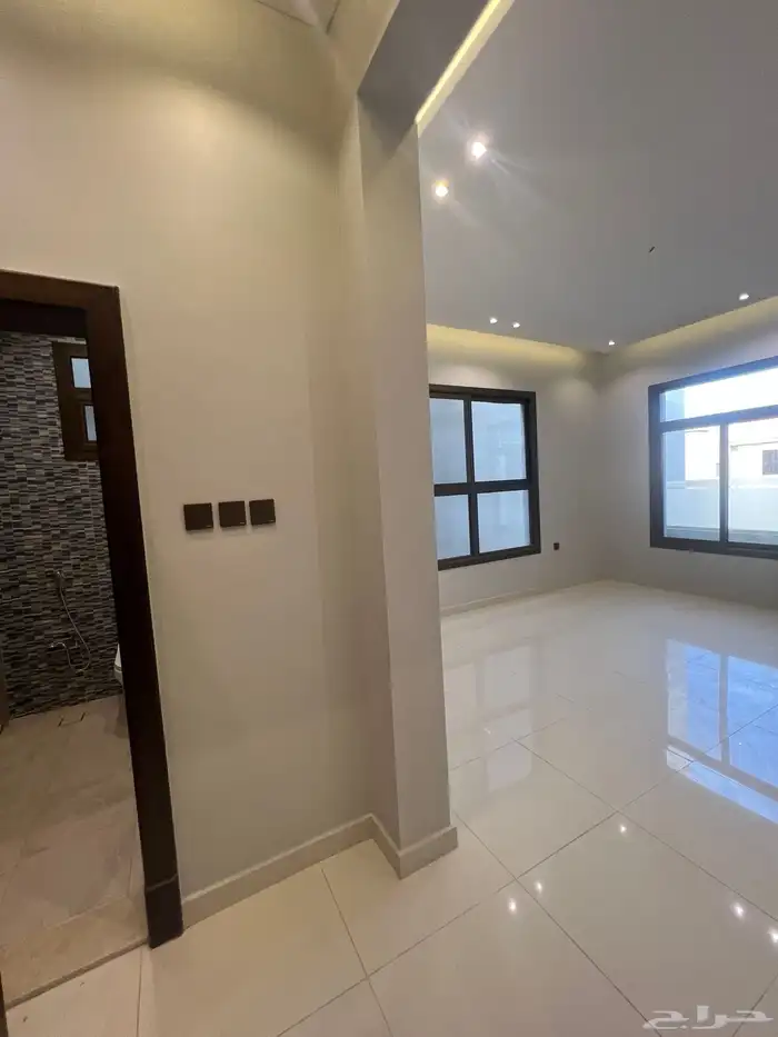 للبيع فيلا دورين وملحق موقع مميز درة الموسى 19