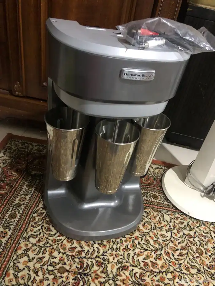 خلاط هاميلتون بيتش للمشروبات بثلاث أذرع خلاط حليب 5