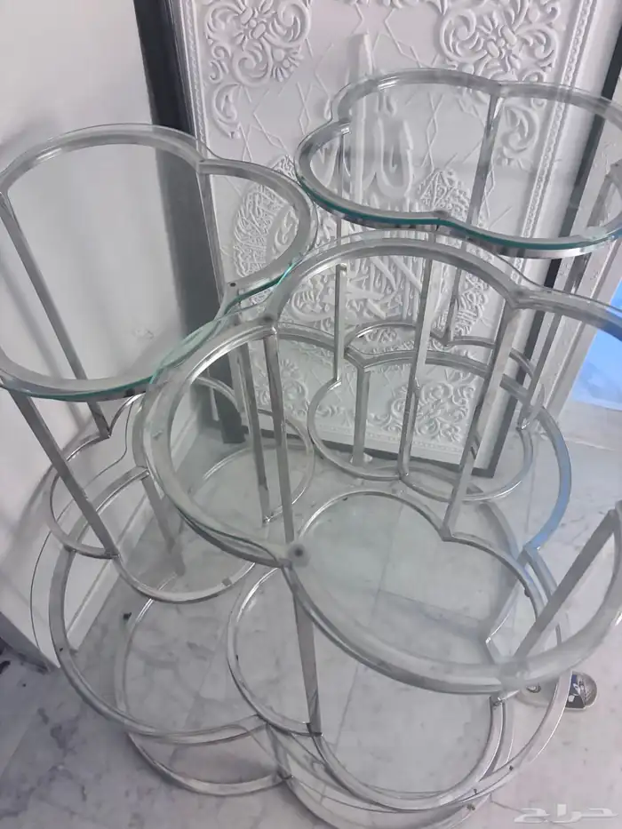 3 طاولت نضيفه وطاوله كبيره 0