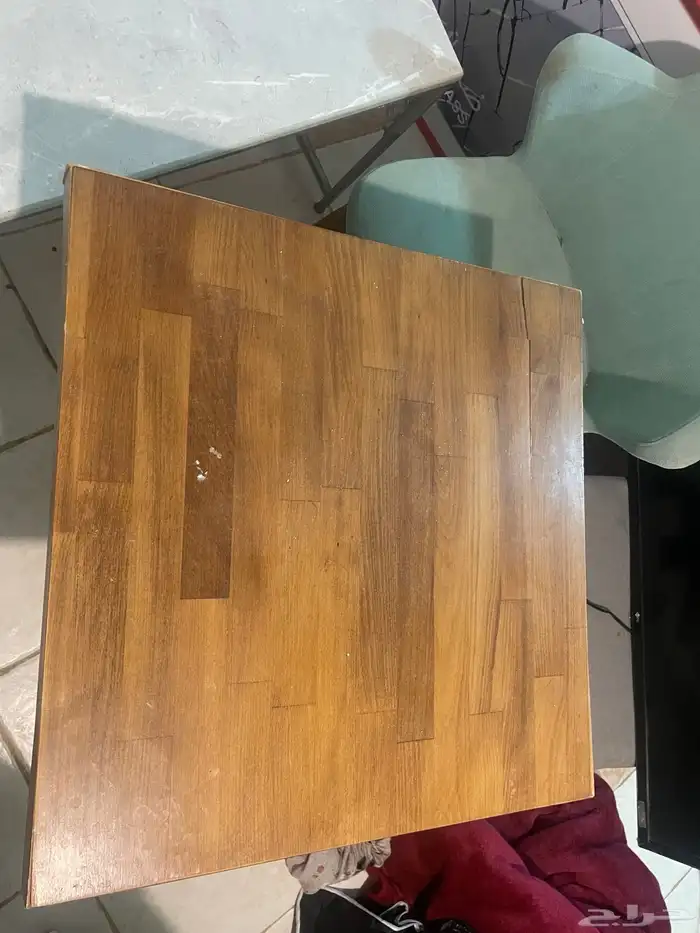 طاولات وكراسي ولمبات ع شكل اكواب وغلابه كبيره 3